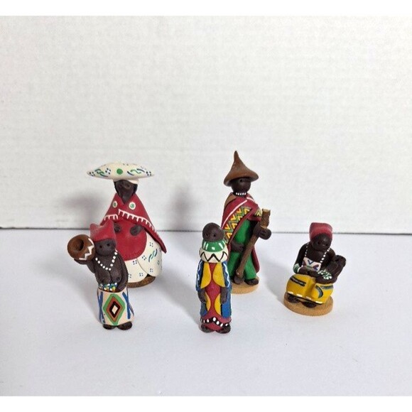 "Lot of 5" Ethnic African American Dominican Republic Clay Figurines Family - Picture 1 of 12